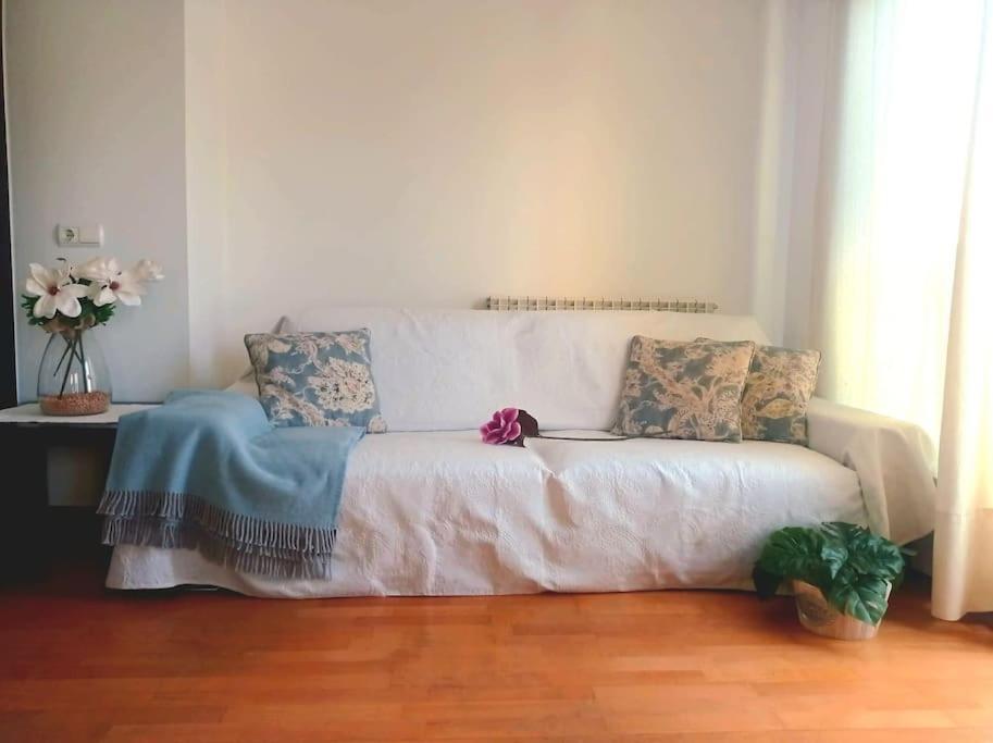 Ferienwohnung Acogedor Apartamento Con Piscina Y Garaje Huesca Exterior foto