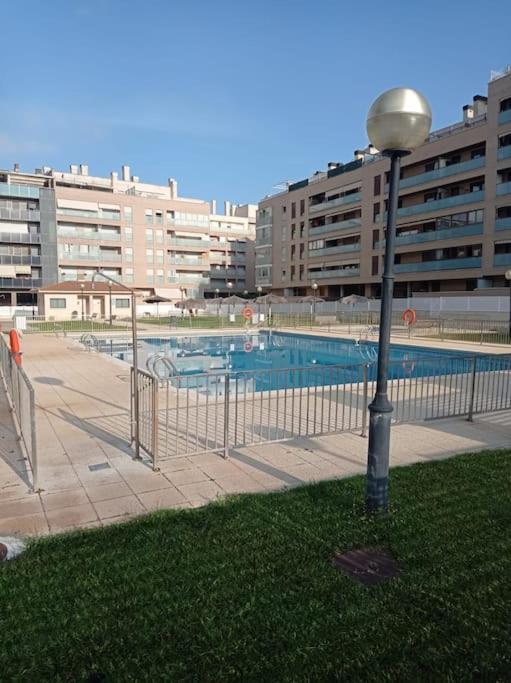 Ferienwohnung Acogedor Apartamento Con Piscina Y Garaje Huesca Exterior foto